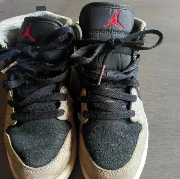 Youth Jordan 1 - Picture 3 of 5